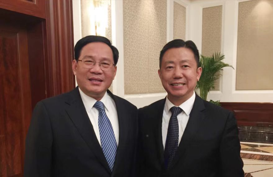 中央政治局常委、國務(wù)院總理李強(qiáng)與周海江合影